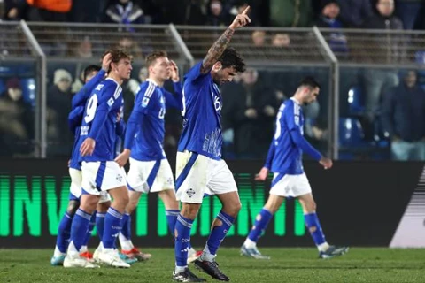 كومو يضرب أودينيزي برباعية ويحقق فوزه الخامس في الدوري الإيطالي